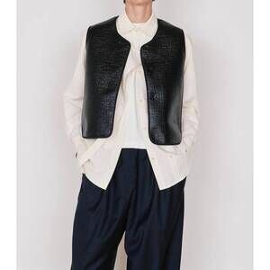 NEW CARON CALLAHAN billie vest in black